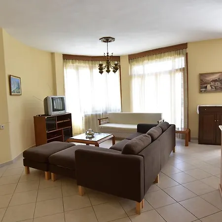 Σπίτι διακοπών Milton House PalaiónTsiflíkion
